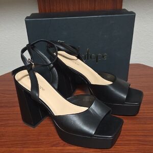 Modatope Black Platform Sandals